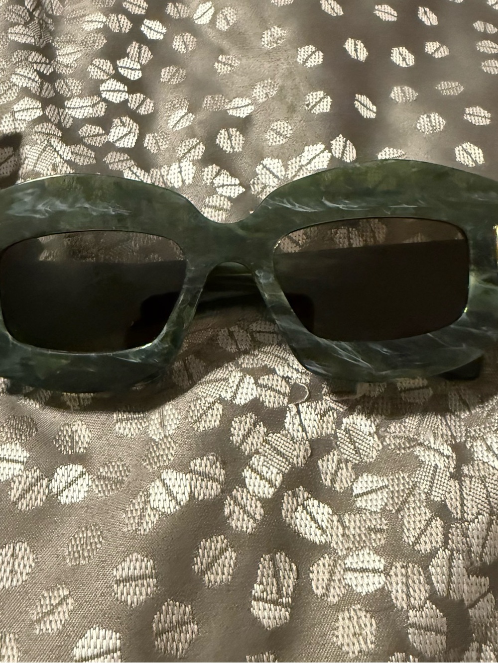 Authentic Loewe Chunky Anagram Sunglasses LW40114I - Picture 8 of 8